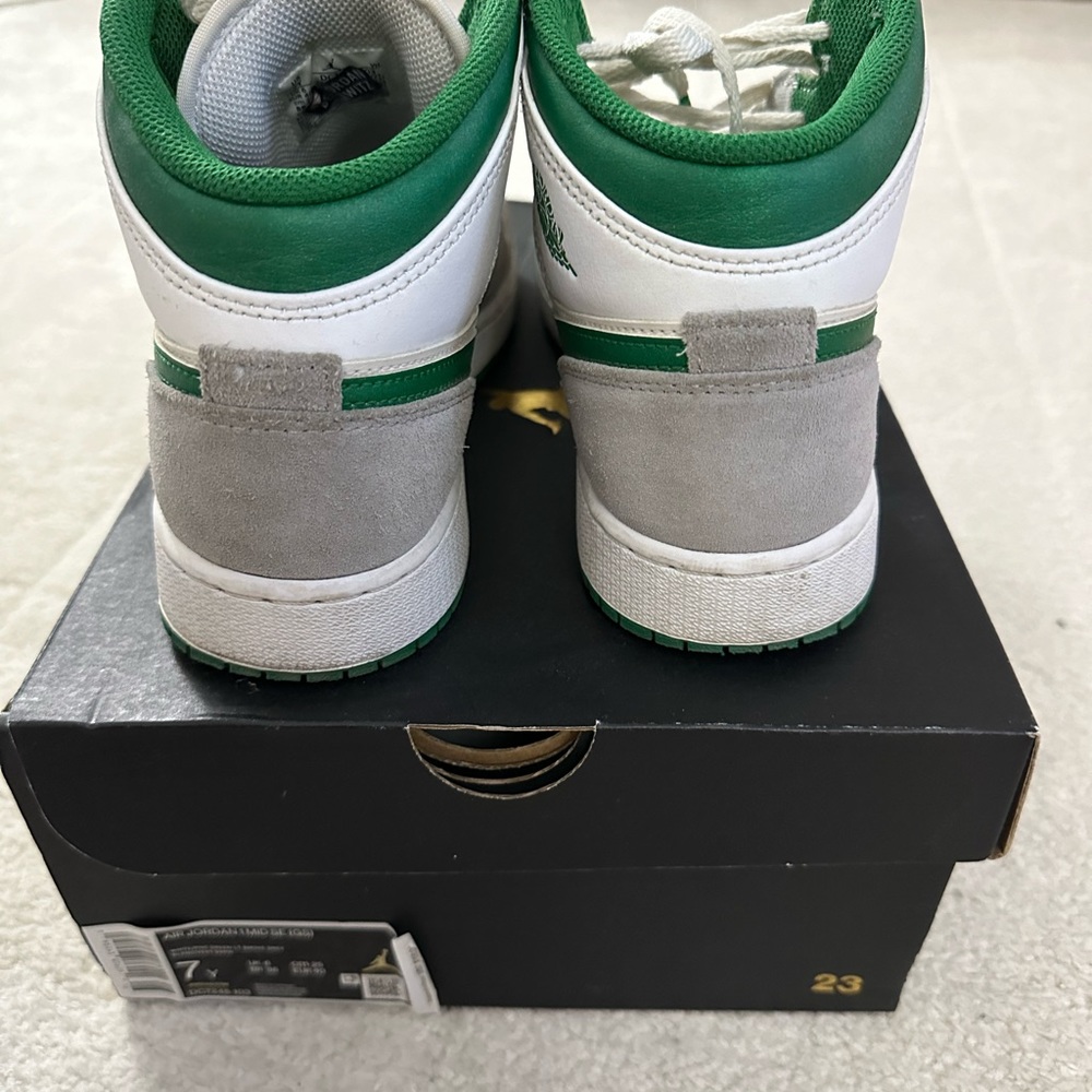 Nike Jordan 1 Mid grade school size 7 white, pine green and gray - Picture 5 of 8